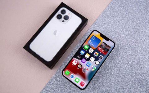 ​iPhone13 Pro边缘发光壁纸 苹果13 Pro发光边框壁纸下载