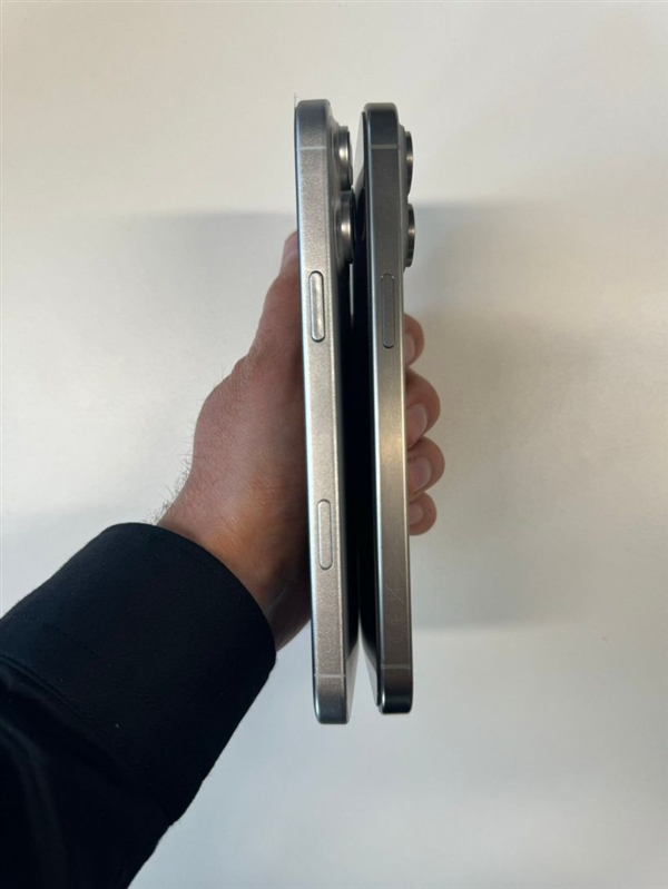 iPhone16 Pro Max机模曝光，接着挤牙膏？